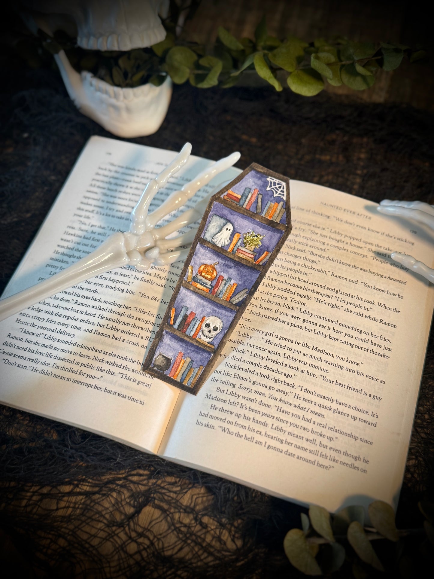 Halloween Bookshelf Bookmark